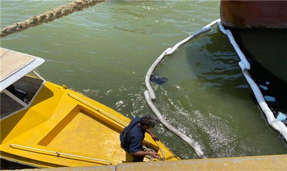 آلودگی نفتی در اسکله بندر خرمشهر جمع‌آوری شد