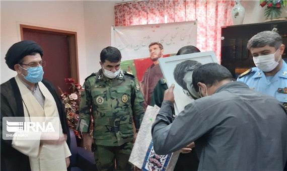 خانواده شهید عملیات تروریستی در دزفول، زندانی آزاد کردند
