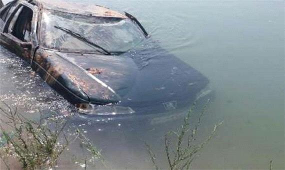 مصدوم شدن 6 نفر بر اثر سقوط پژو در کانال آب جاده شوش