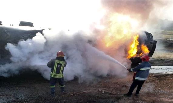 واژگونی آتش سوزی تانکر سوخت در مسیر اهواز - اندیمشک حادثه ساز شد+ببینید