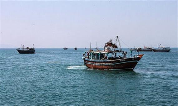 نجات یک فروند قایق صیادی در آبراه اروند