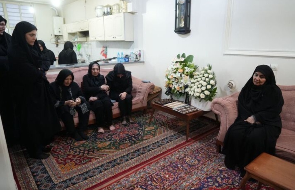 تجلیل وزیر راه و شهرسازی از مدیر کل فقید راه و شهرسازی خوزستان