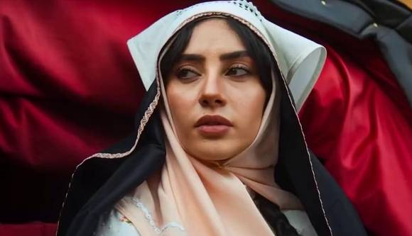 خوبیت نداره صدای خنده دختر دم بخت از دیوار خونه بره بیرون!