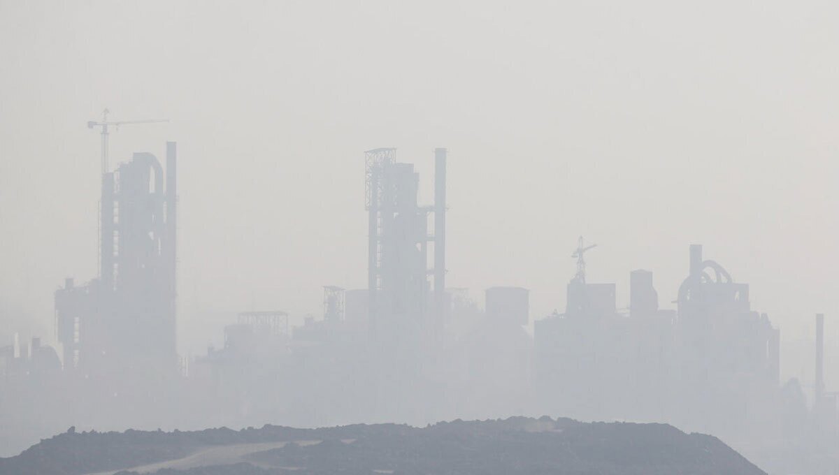 تنفس هوای آلوده در ۱۵ شهر خوزستان