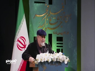 شوخی شریفی نیا با دبیر جشنواره: شاه سواری چه فامیلیه! یعنی سوار شاه!