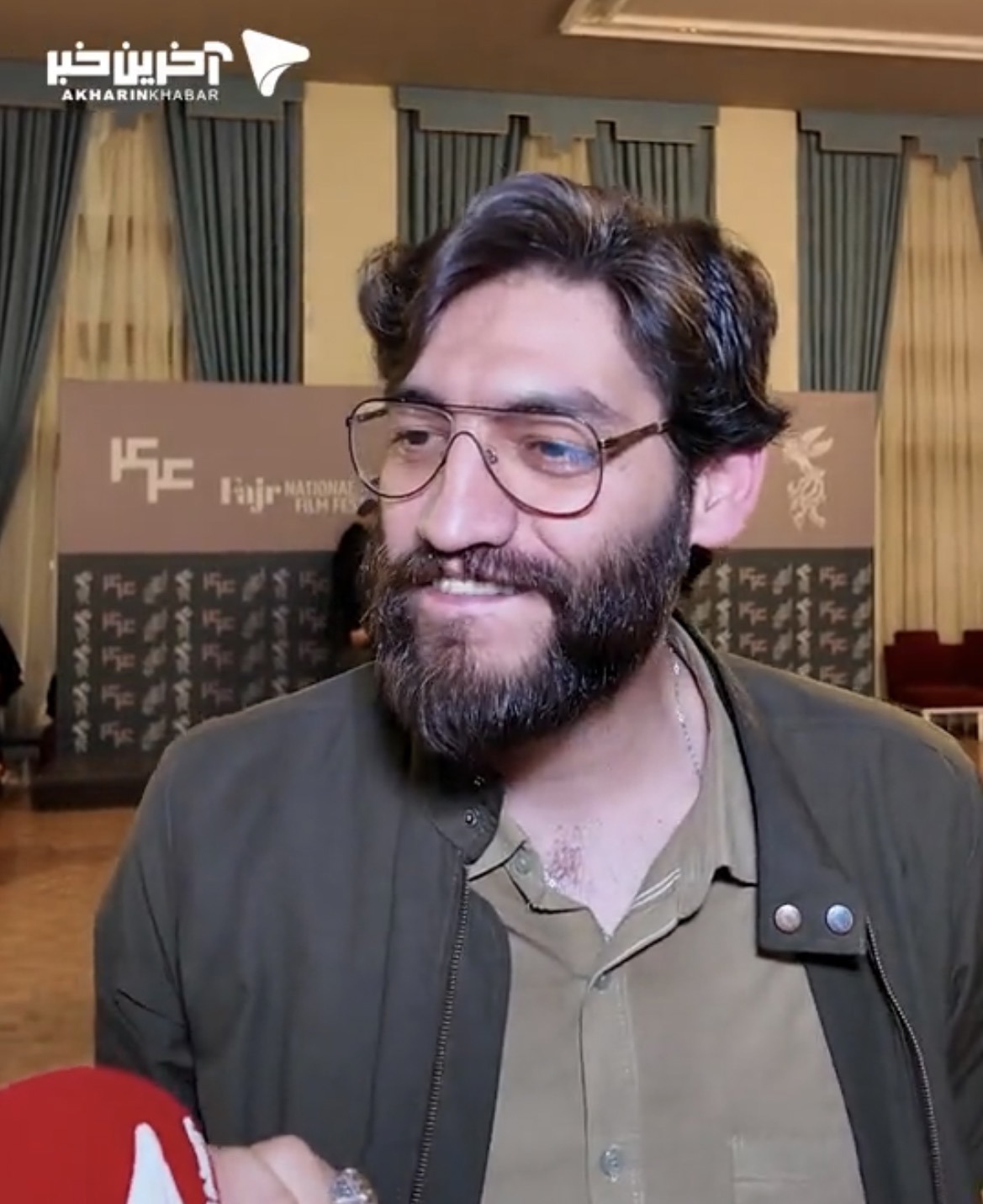 کارگردان فیلم تخطی برنده بهترین فیلم کوتاه: فیلم کوتاه یا در جشنواره وارد مسابقه شود یا اکران نشوند