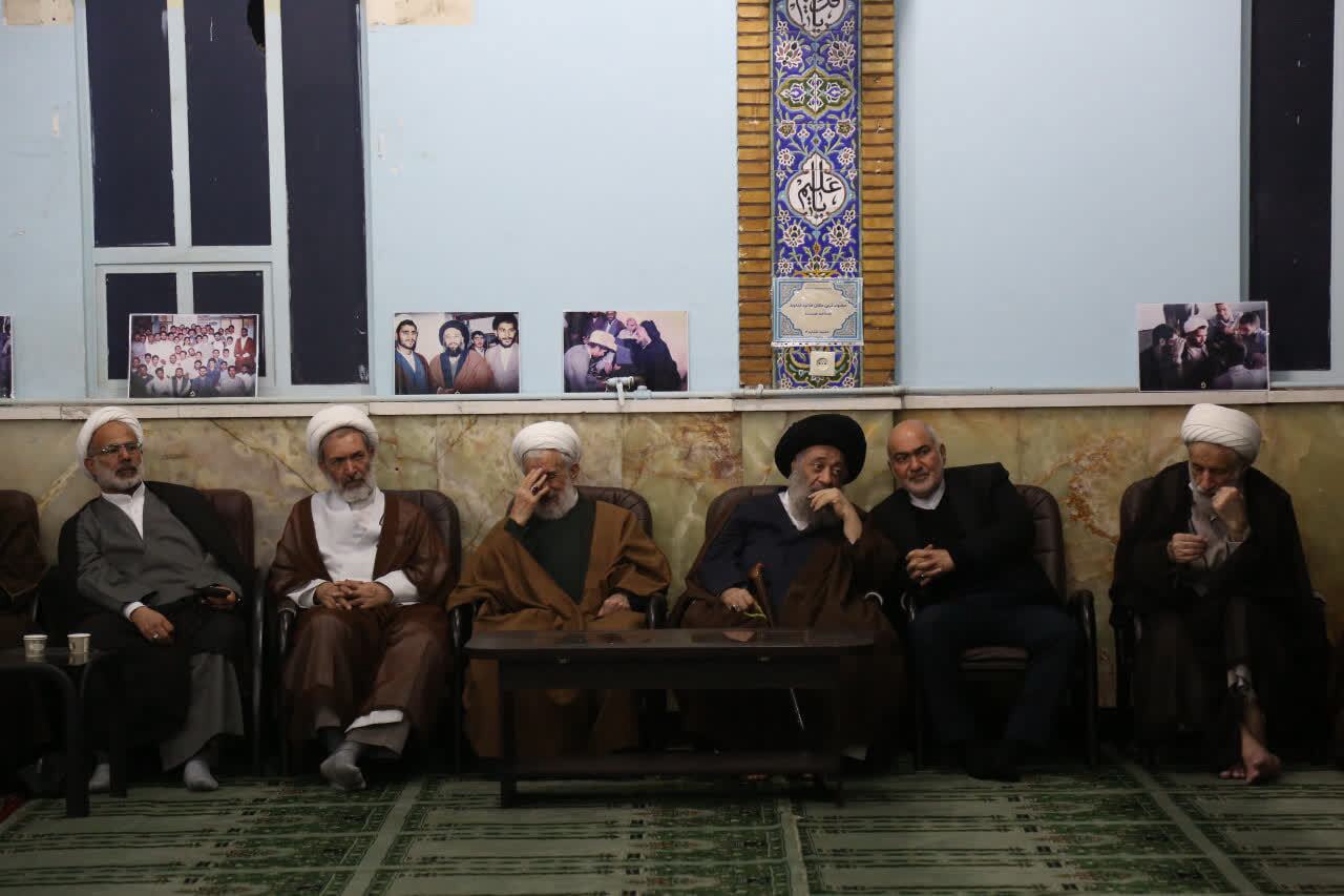 حوزه‌های علمیه و علما، مشعل‌دار و طلایه‌دار آگاهی‌بخشی در جامعه