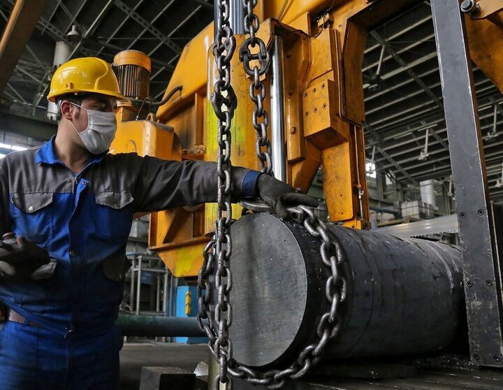 آمادگی دولت و بانک مرکزی برای تامین نقدینگی مضاعف واحد‌های صنعتی