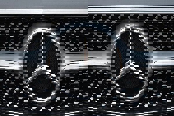 کشف ۲ خودروی بنز قاچاق ۵۰ میلیارد تومانی در اهواز