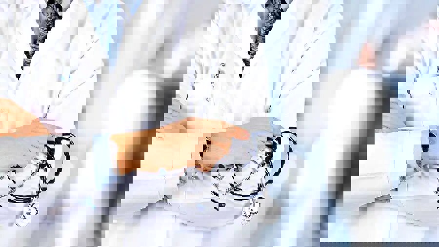 آیین گرامیداشت یاد و خاطره ۲ استاد پیشکسوت پزشکی اهواز برگزار شد