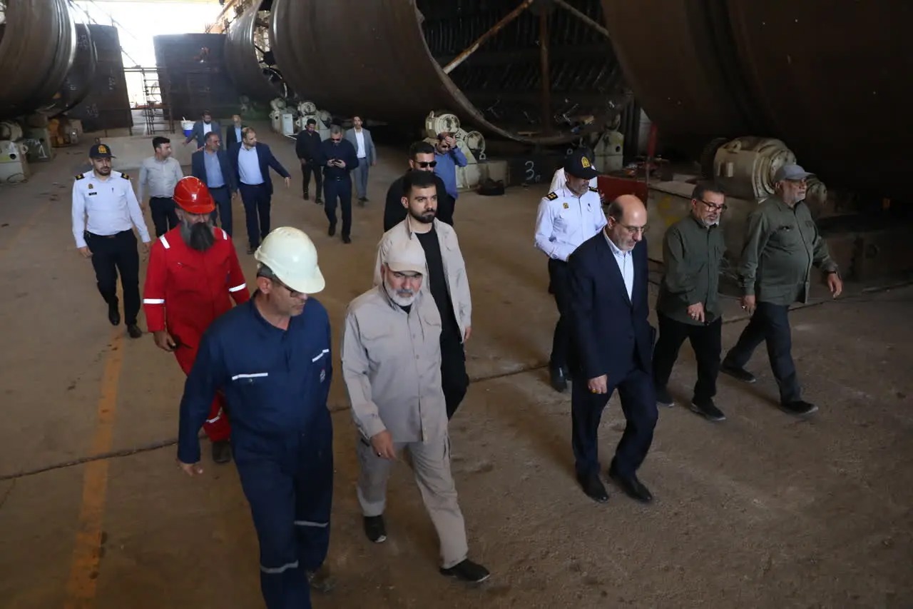 بازدید استاندار خوزستان و فرستاده رییس جمهور از شرکت مخزن‌سازی خرمشهر
