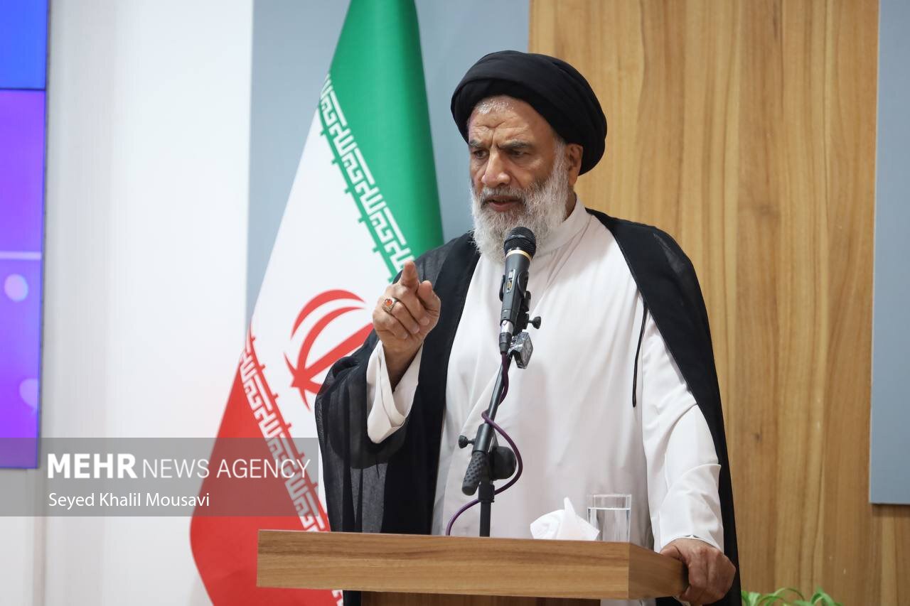 عقب‌نشینی برابر جبهه آمریکایی - صهیونیستی ممنوع است