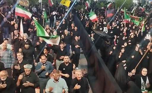 طنین ندای لبیک یا حسین در اجتماعات مردمی دفاع از ایران اسلامی