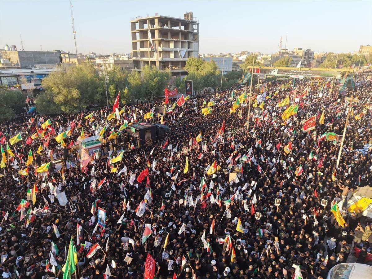 حضور گسترده عراقی‌ها در مراسم تشییع، نشانگر جایگاه فراملی رهبر شهید است
