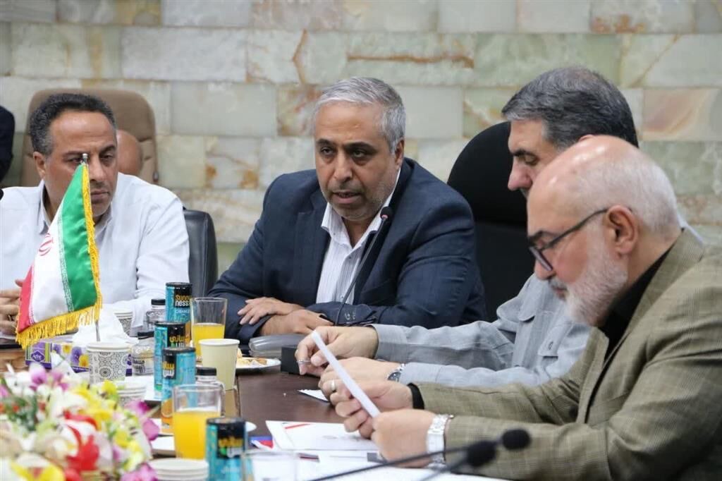 کارکنان صنعت نفت با ایثار و پایمردی، استمرار تولید را حفظ کردند
