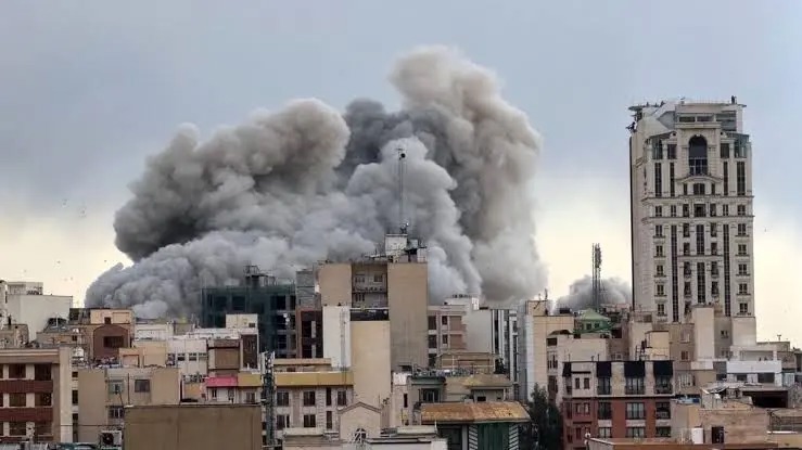 دستور ترامپ برای آغاز موج جدید حملات چندروزه علیه ایران / سی‌بی‌اس: واشنگتن و تل‌آویو در حال آماده‌سازی برای بمباران شبکه انرژی ایران در تعطیلات آخر هفته هستند/ یک مقام ارشد امنیتی ایرانی: برنامه گسترده‌ای برای پاسخ به دیوانگی احتمالی آمریکا آماده کرده‌ای