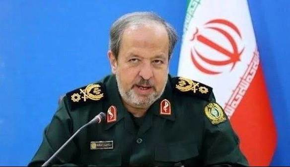سرپرست وزارت دفاع با اشاره به تهدیدهای دشمن: نه غافلگیر می‌شویم و نه منفعل