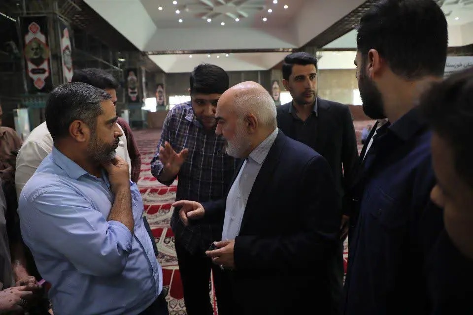رسیدگی و پاسخگویی استاندار خوزستان به درخواست‌های شهروندان در مصلای اهواز