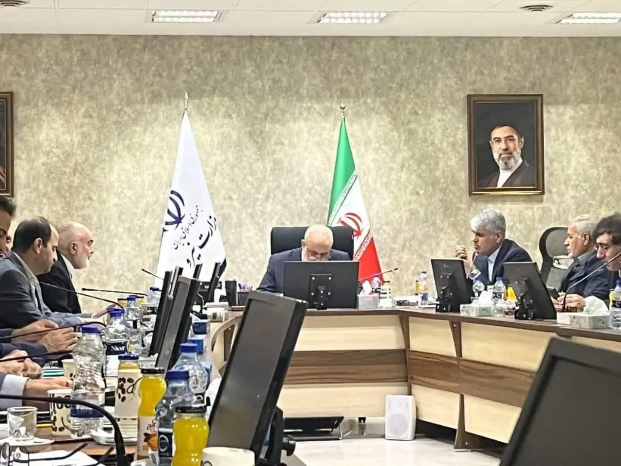🎬گزارش صداوسیما از نشست استاندار خوزستان با وزیر نیرو