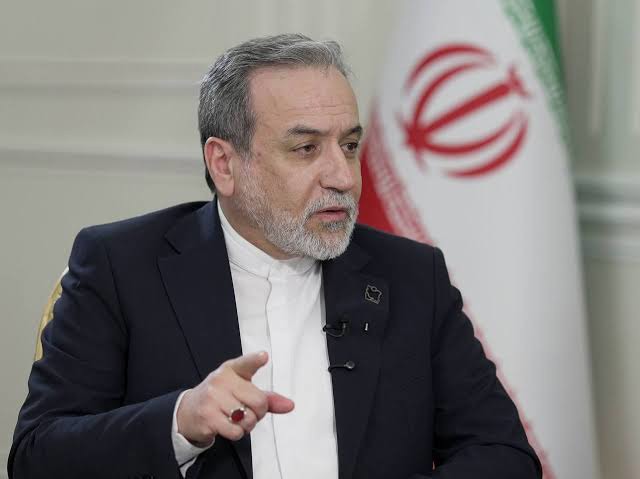 عراقچی: وزرای خارجه کشورها به من می گفتند که « شما هم جنگ را بردید و هم دیپلماسی را »