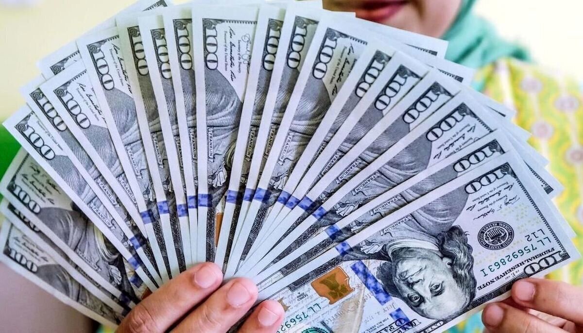 دلارهای بانک مرکزی راهی بازار شد؛ سقوط آزاد قیمت دلار در راه است؟ | آخرین خبر