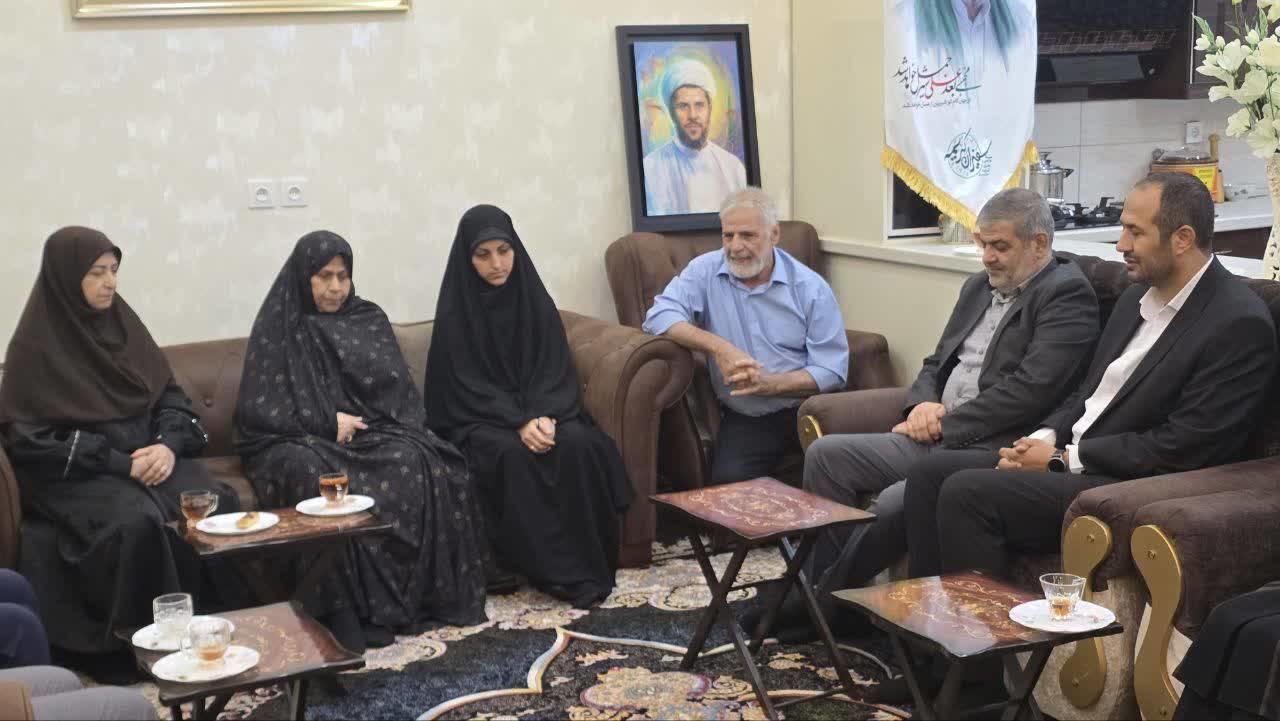 دیدار رئیس سازمان حفاظت محیط زیست با خانواده شهید حجت الاسلام استاد در اهواز