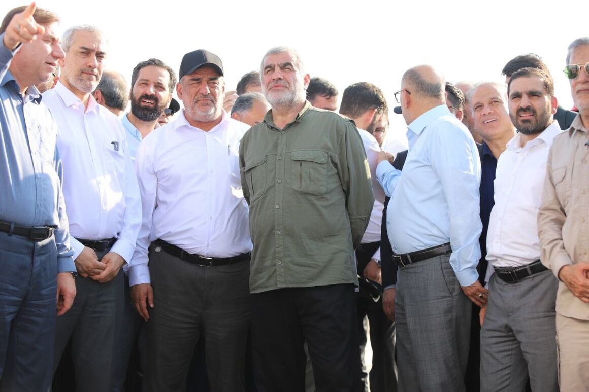 سکوی مسکونی ۲۳۰۰ تنی Q۴ راهی میدان رشادت شد