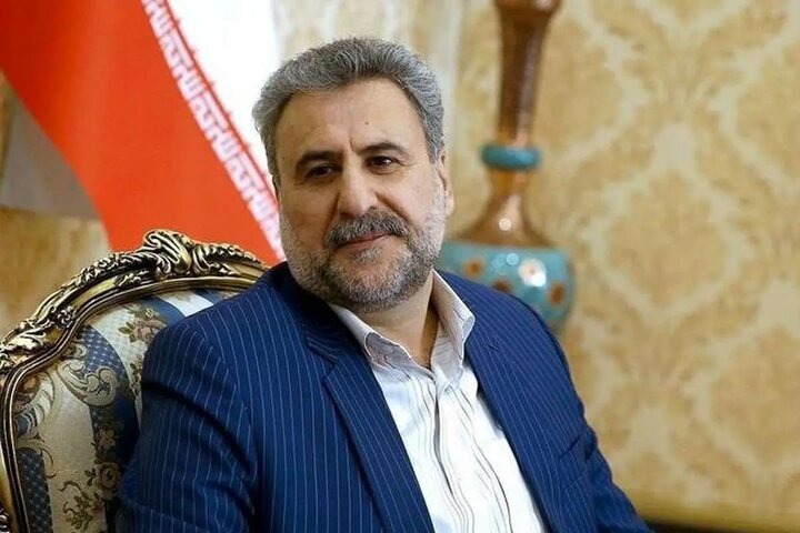 انتقاد فلاحت‌پیشه از برخورد سرد رئیس‌جمهور چین با پزشکیان