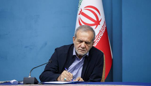 پزشکیان پیام جدید داد؛ مسائل کشور تنها با اقدام دستگاه‌های رسمی حل نمی‌شوند