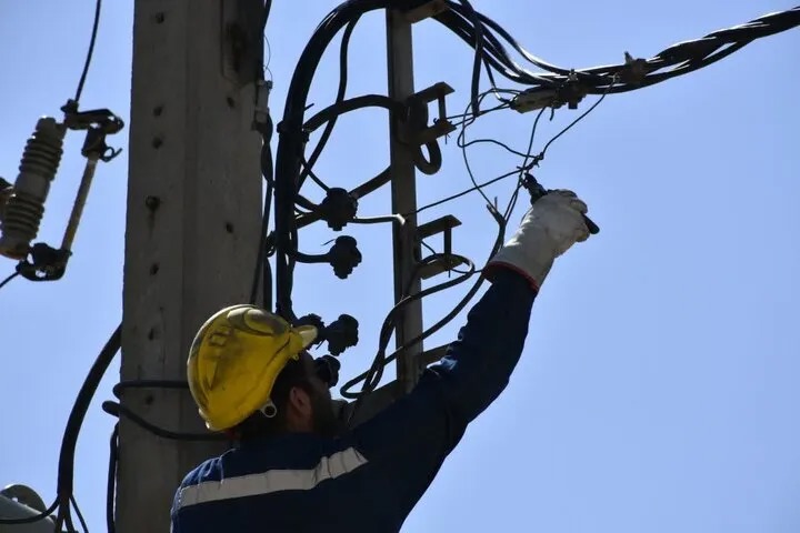 شناسایی و جمع آوری ۲۰ هزار و ۵۲۵ انشعاب غیرمجاز برق در اهواز