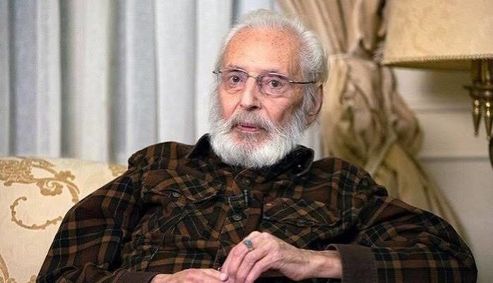 لباس و ژست جالب جمشید مشایخی در عکس کودکی‌اش