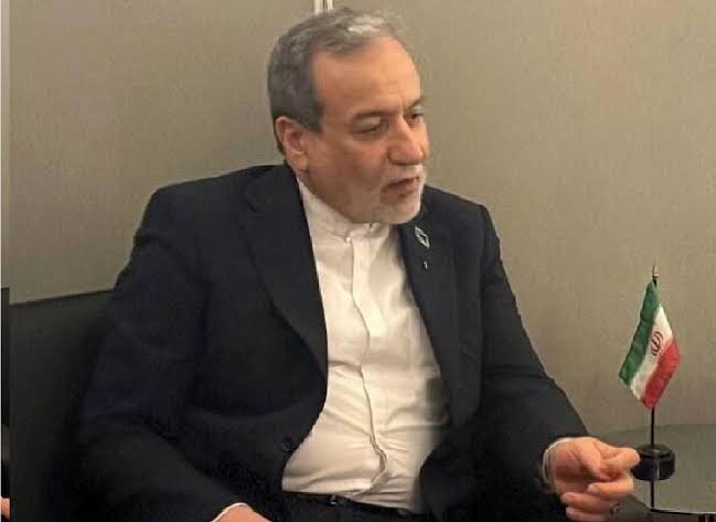 عراقچی: اگر آمریکا اقدامات مشخصی انجام دهد، آماده‌ایم تنگه هرمز را باز کنیم