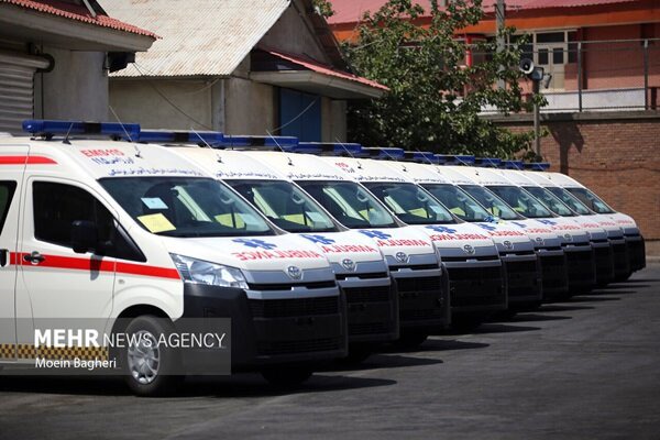 تردد در آبگرفتگی‌ها و نزدیک تأسیسات برق به شدت خطرآفرین است