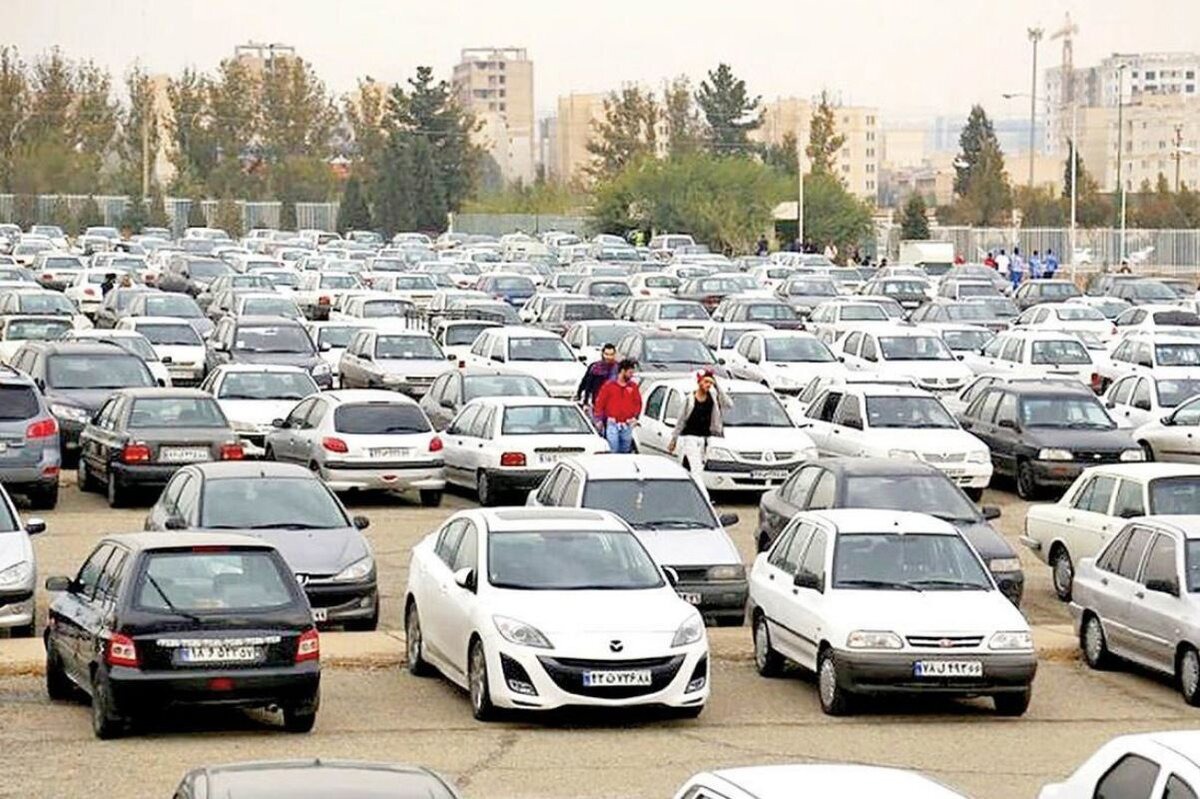 فاصله نجومی قیمت خودرو از کارخانه تا بازار؛ شکاف قیمتی به ۱.۶ میلیارد تومان رسید