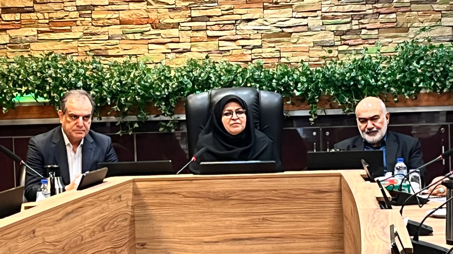 معاون رئیس جمهور: ثبات شغلی کارکنان صنایع نیشکر در شرایط جنگی
