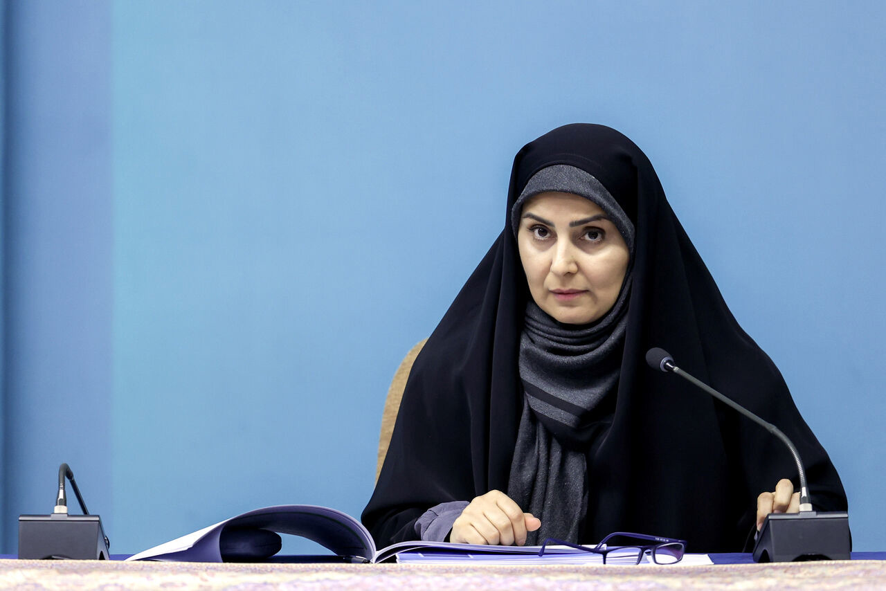 وزیر راه و شهرسازی: ۳۰۰ هزار واحد مسکونی نیمه‌تمام را به چرخه ساخت بازمی‌گردانیم
