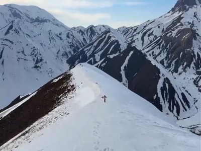 لحظه یافتن خلبان ایرانی پس از سقوط جنگنده در جنگ ۴۰ روزه