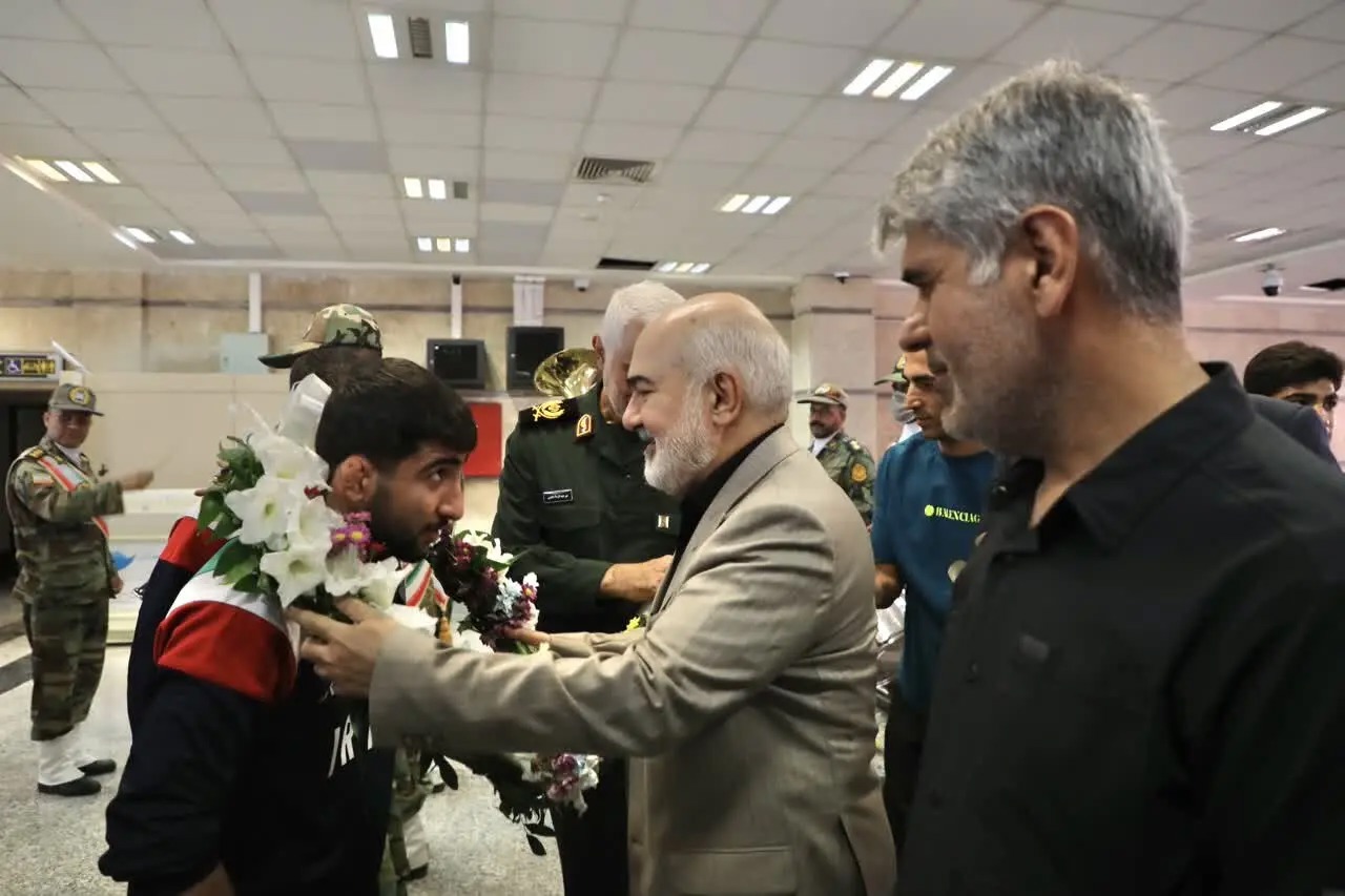 استقبال از دلاورمردان تاریخ‌ساز کشتی فرنگی خوزستان با حضور استاندار
